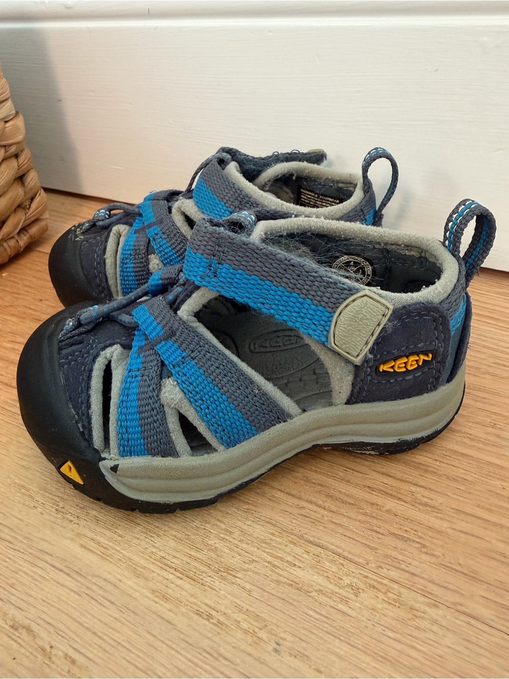 KEEN Venice H2 Sandals | Toddler Size 4 | Midnight Navy/Daphne-Washable